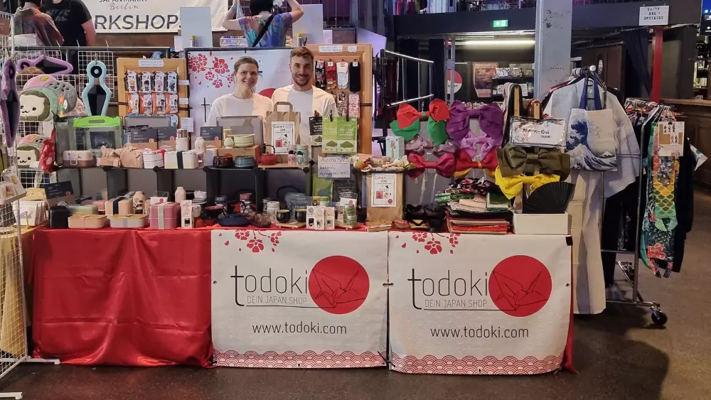 Japanmakrt Berlin Anna & Fabi am Stand von todoki