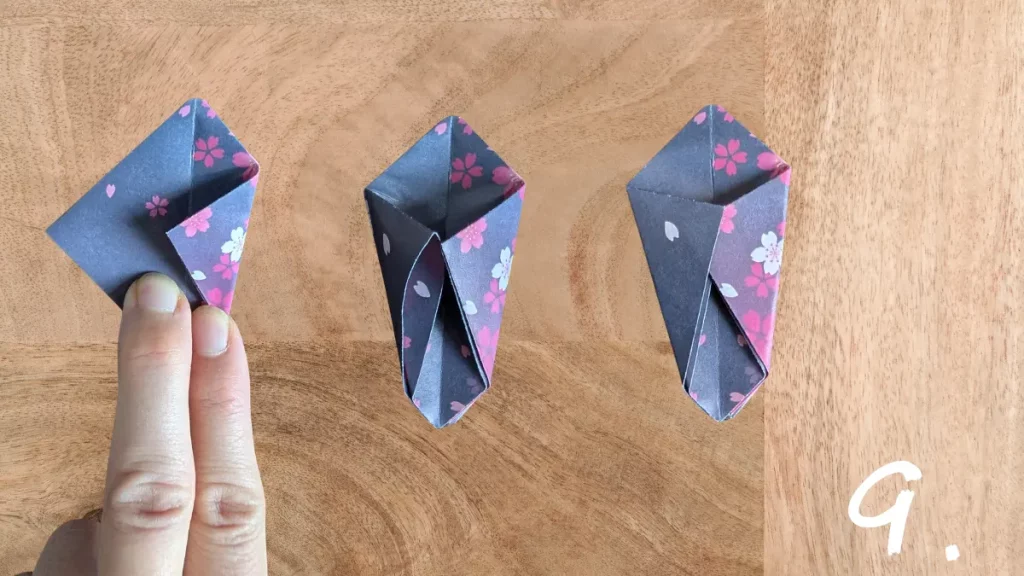 Origami Tulpe nach dem Zusammenfalten der Seiten – vorbereitete 3D-Blütenform aus Papier