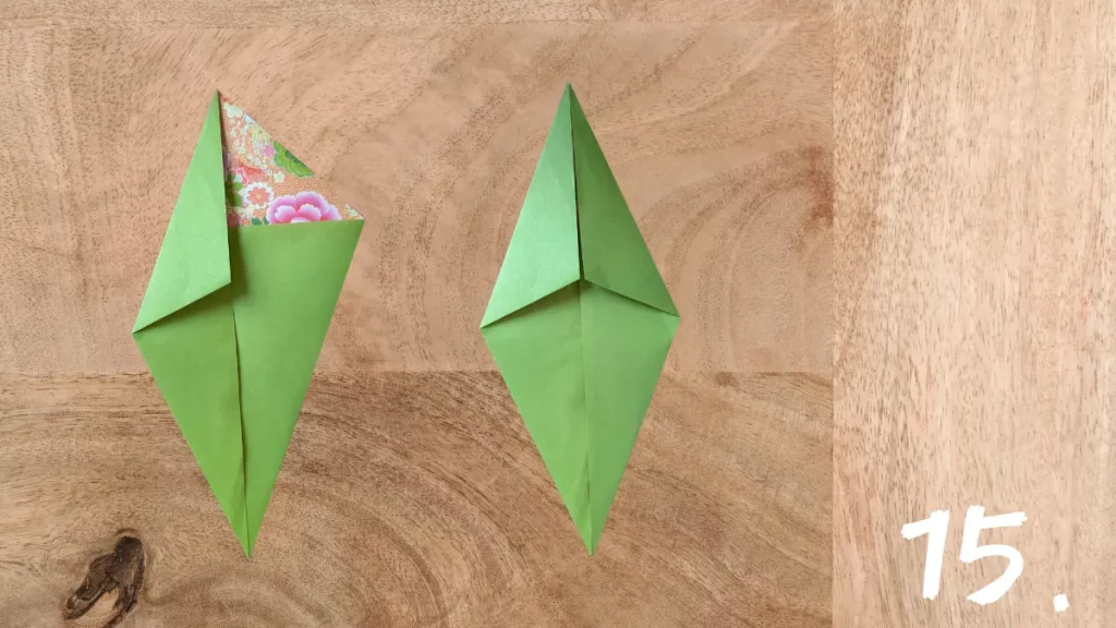 Origami Blütenstängel Rückseite falten – Papierform wird stabilisiert