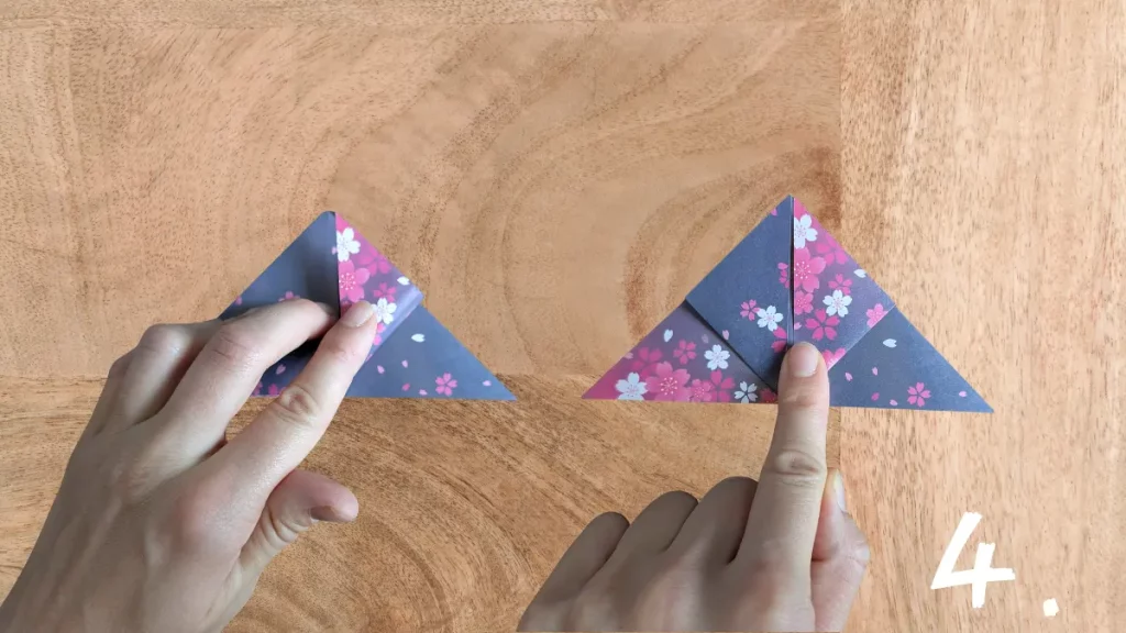 Origami Blume Schritt 4 – Seitliche Kanten nach innen falten