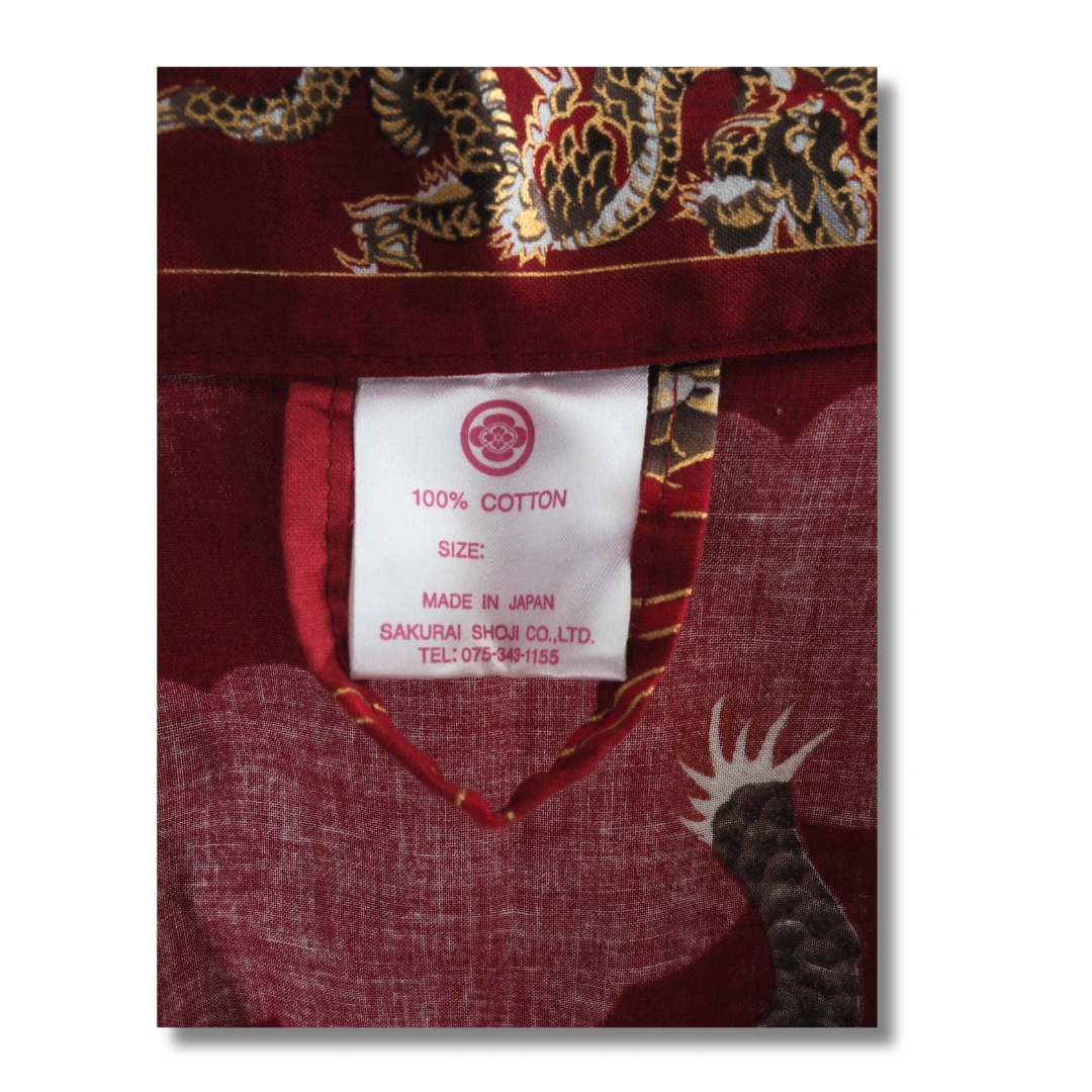 Herren Yukata dunkelrot mit goldenen Drachen Herren Yukata dunkelrot mit goldenen Drachen