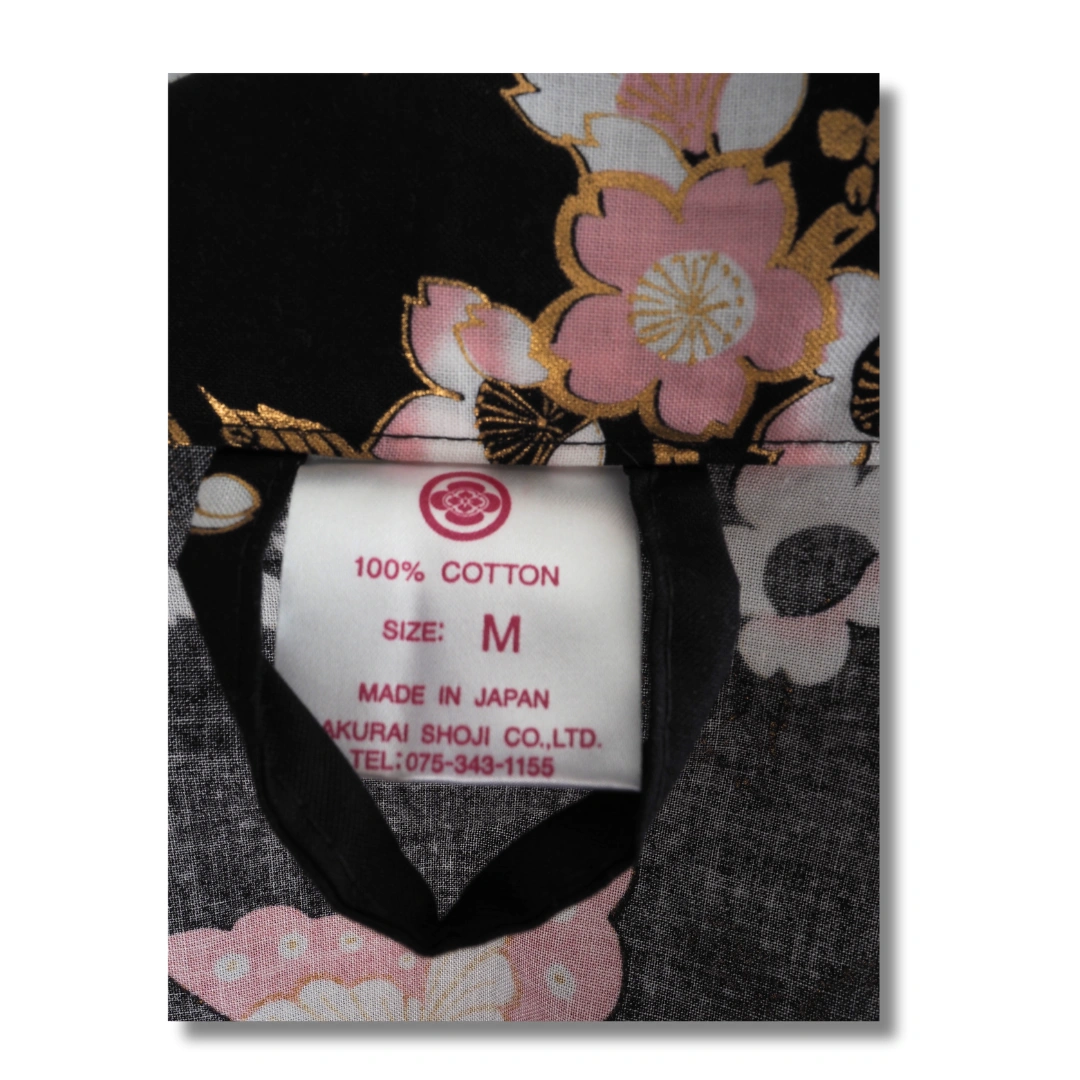 Damen Yukata – Schwarz mit rosa & weißen Blüten Damen Yukata – Schwarz mit rosa & weißen Blüten