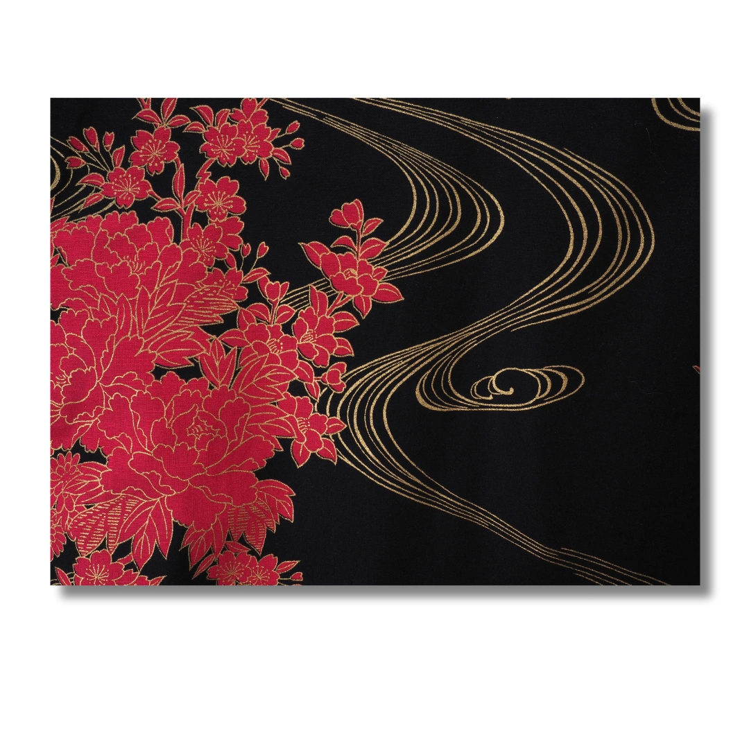 Damen Yukata schwarz mit roten Blumen & Goldakzenten Damen Yukata schwarz mit roten Blumen & Goldakzenten