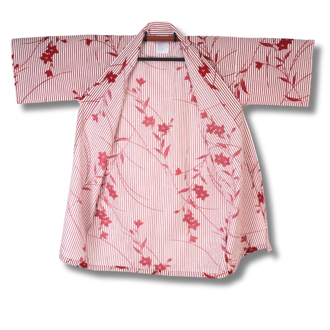 Damen Yukata kurz weiß mit roten Streifen & Blumen Damen Yukata kurz weiß mit roten Streifen & Blumen