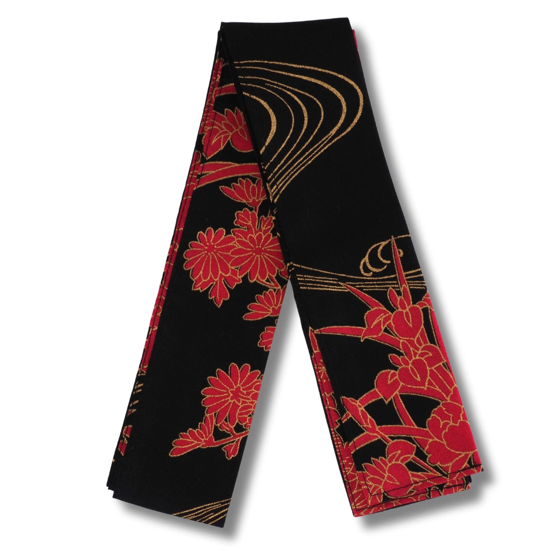 Damen Yukata schwarz mit roten Blumen & Goldakzenten Damen Yukata schwarz mit roten Blumen & Goldakzenten