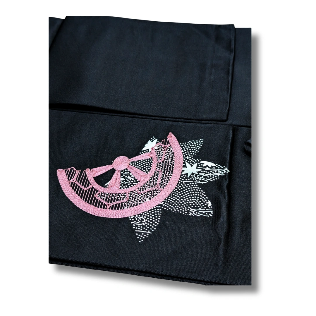 Vintage Nagoya Shitate Nagoya Obi Schwarz mit Rosa Stickerei Vintage Nagoya Shitate Nagoya Obi Schwarz mit Rosa Stickerei