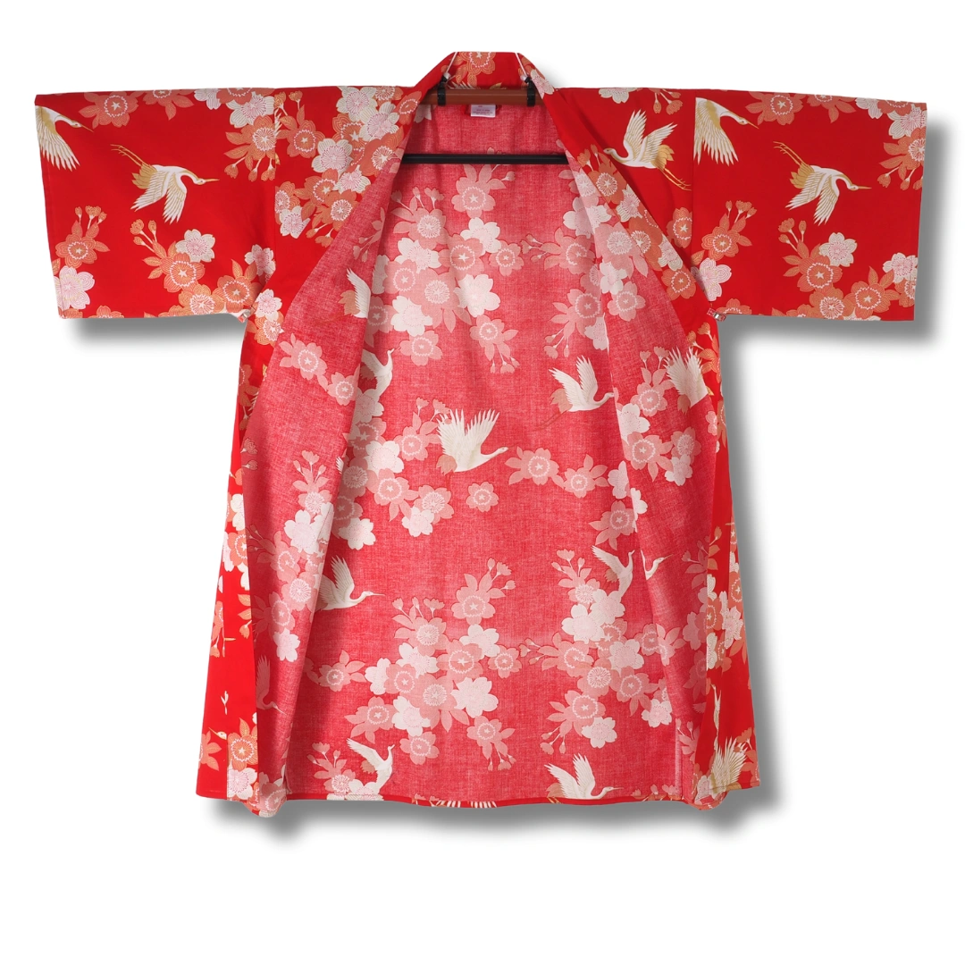 Damen Yukata kurz rot mit Kranichen & Blumen Damen Yukata kurz rot mit Kranichen & Blumen