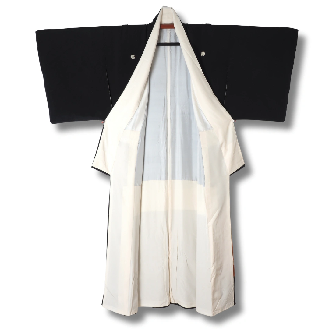 Vintage Kurotomesode Kimono schwarz mit Landschaftsmotiv in Rosé